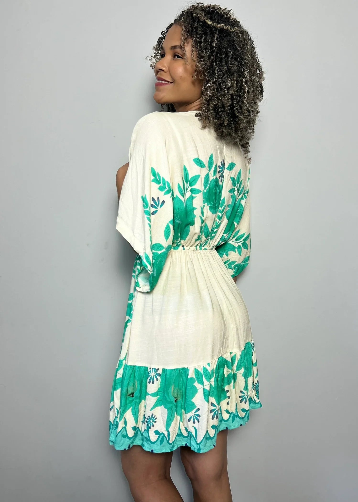 vestido curto bege e verde - LE XAVIER